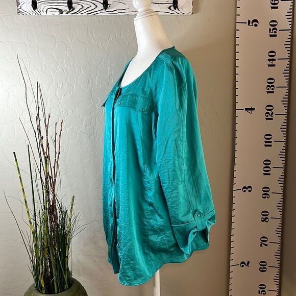 𝅺ANNE Klein blouse Turquoise color Crinkly fabric Long sleeves Flap pockets XL - Picture 2 of 9